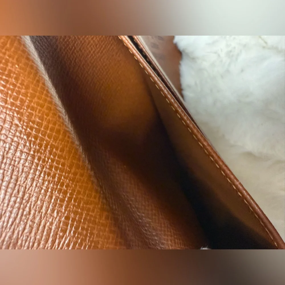 Authentic Louis Vuitton Monogram Kisslock Wallet - Picture 10 of 11